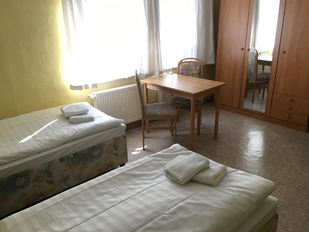 Hotel Hopfengrund à Arnstadt Extérieur photo