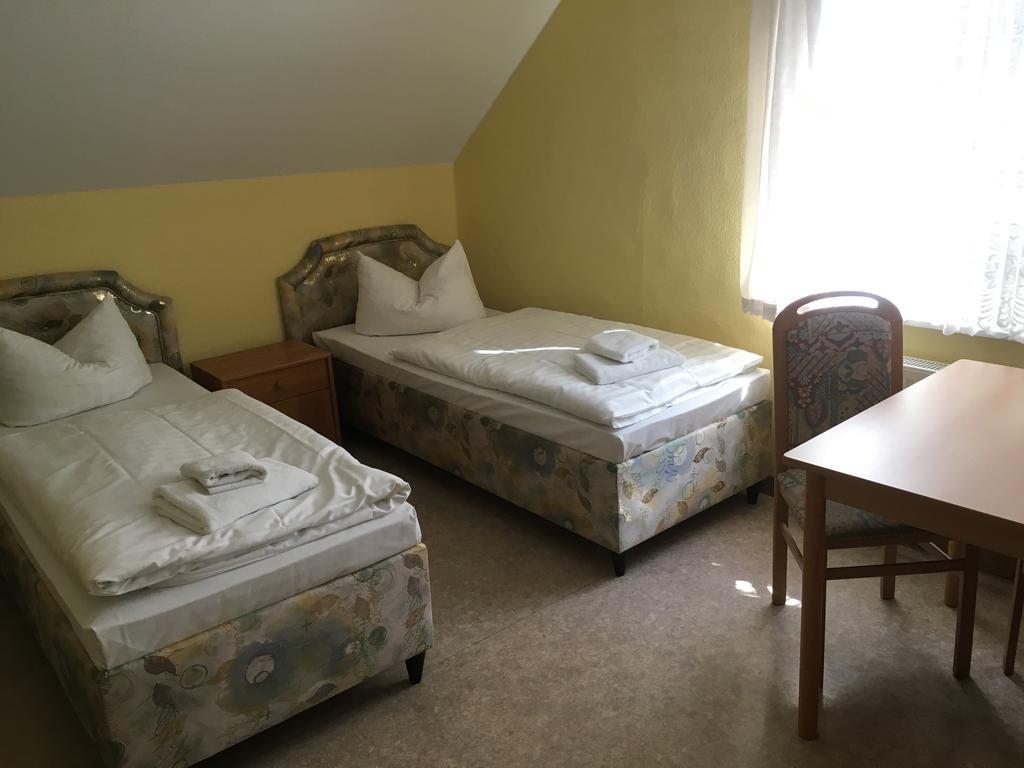 Hotel Hopfengrund à Arnstadt Extérieur photo
