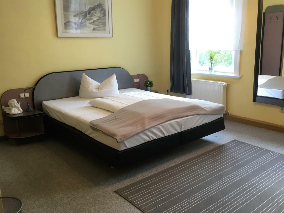 Hotel Hopfengrund à Arnstadt Extérieur photo
