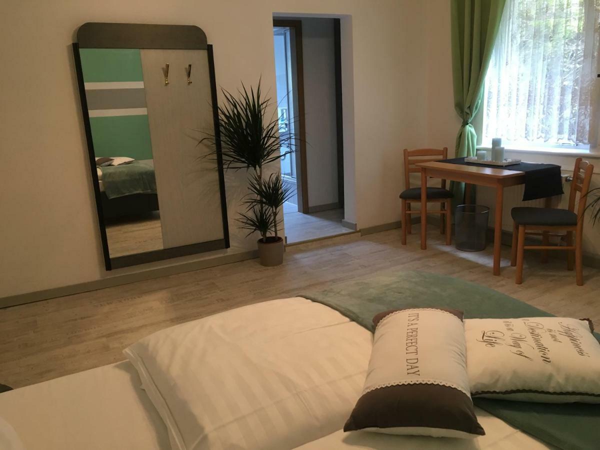 Hotel Hopfengrund à Arnstadt Extérieur photo