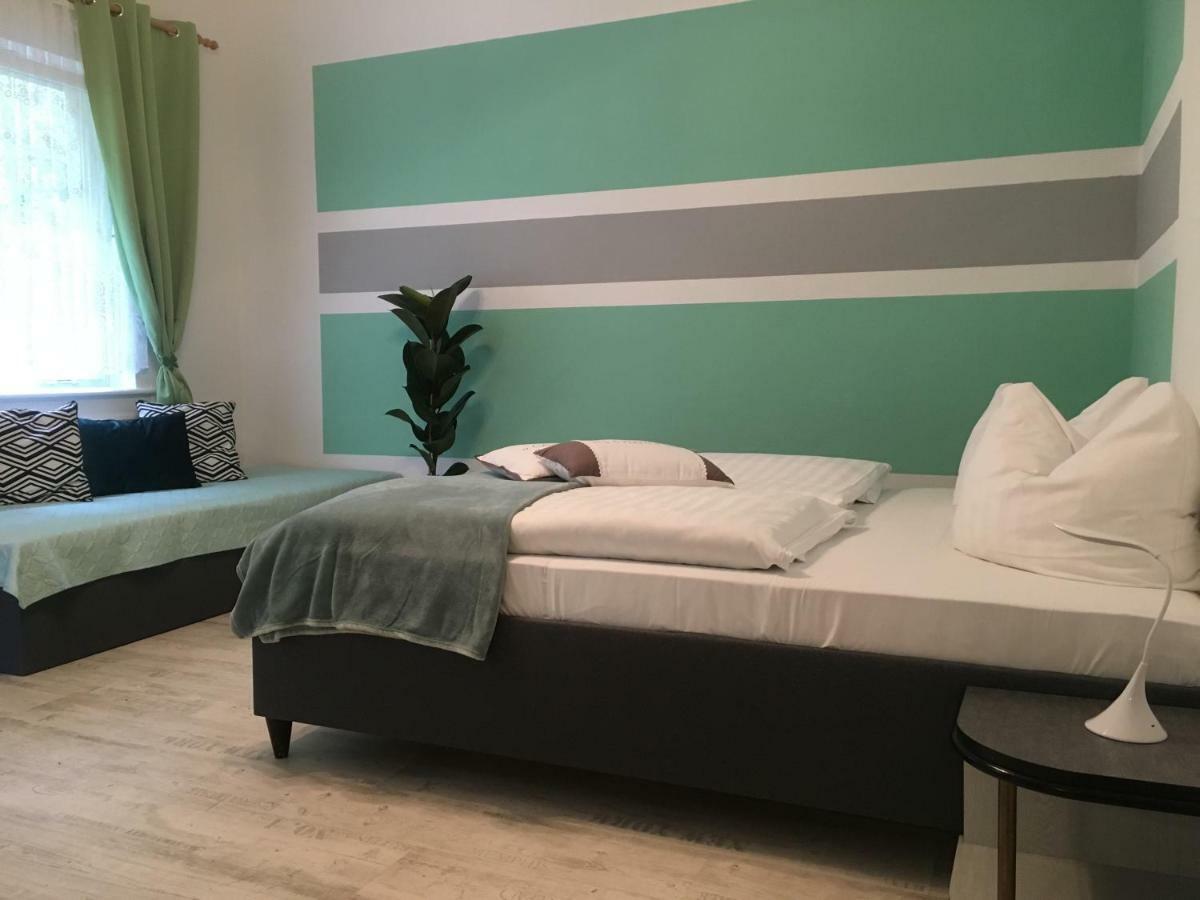 Hotel Hopfengrund à Arnstadt Extérieur photo